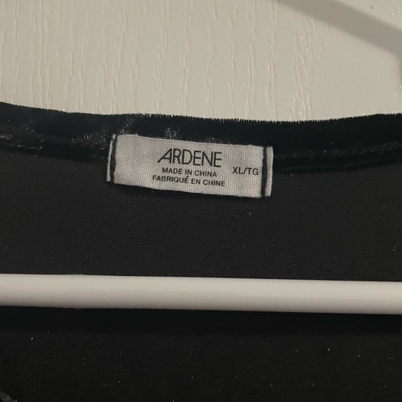 Brand New Ardene Velvet Top - Picture 3 of 3